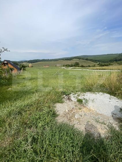 Teren Construcții intravilan de 595 mp, în Est