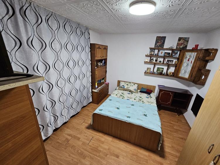 Casă cu 2 camere cu Teren 950 Mp în Exterior Vest