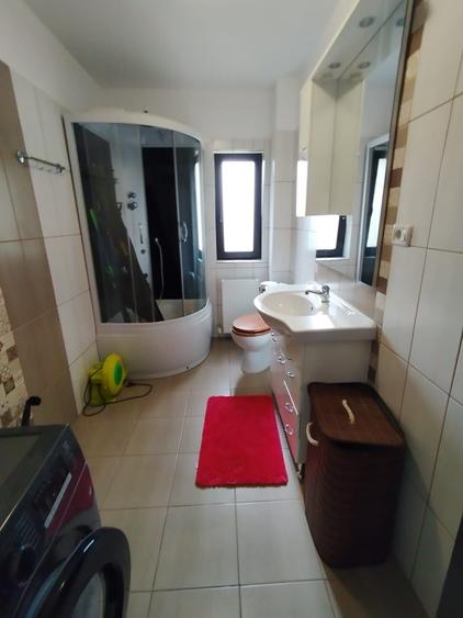 Casă cu 4 camere în Valea Adâncă
