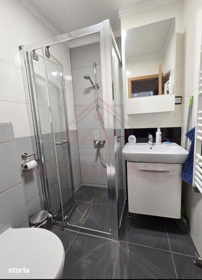 Apartament cu 4 camere, mobilat în Micro IV