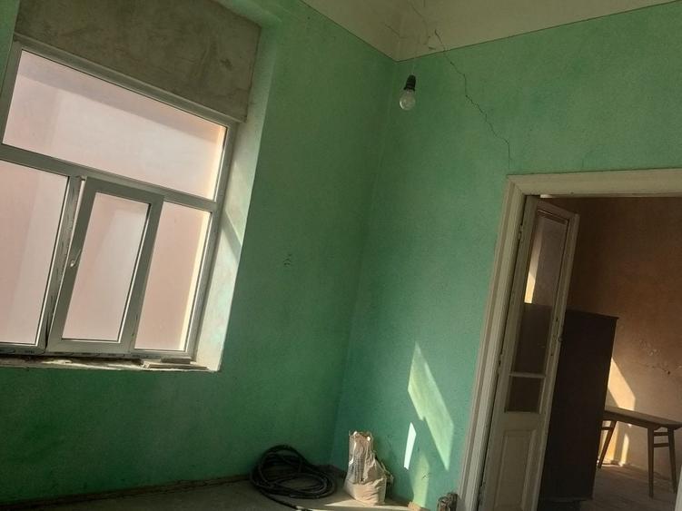 Casă cu 2 camere în Roman