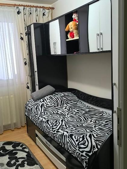 Vând apartament cu trei camere în mun. Dorohoi. - 1