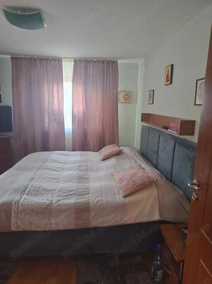 Doua Case Zona Racovi?a Aproape de Nodul Rutier - 9