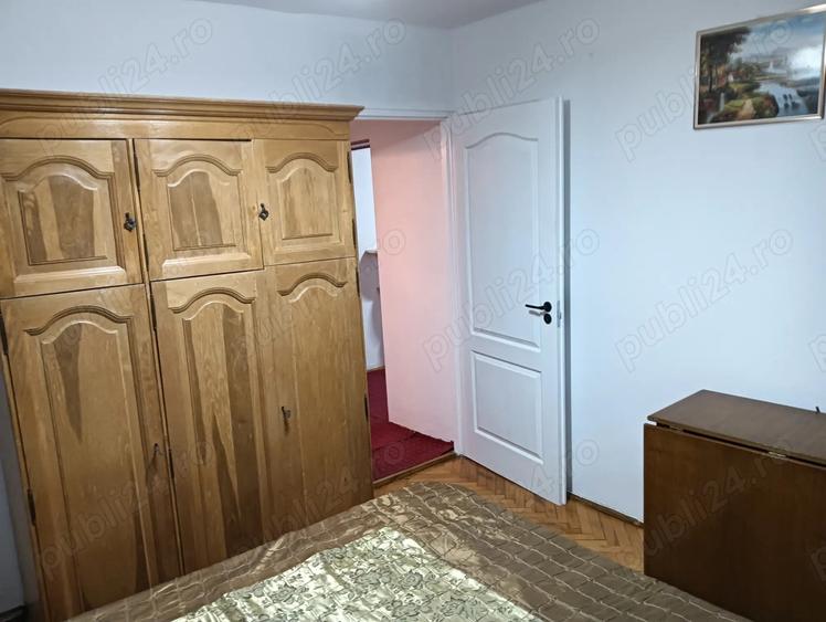 Inchiriez apartament 2 camere in ?tefan cel Mare 250 euro negociabil - 10