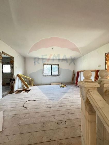 Casa / Vila 7 camere sat Madei comuna Borca Jud Neamt - 9