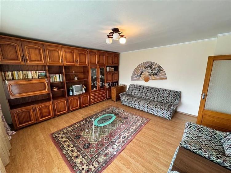 Apartament 3 camere, etaj 1, zona Bucegi, 73mp, eliberare rapida Apartament 3 camere, etaj 1, zona Bucegi, 73mp, eliberare rapida