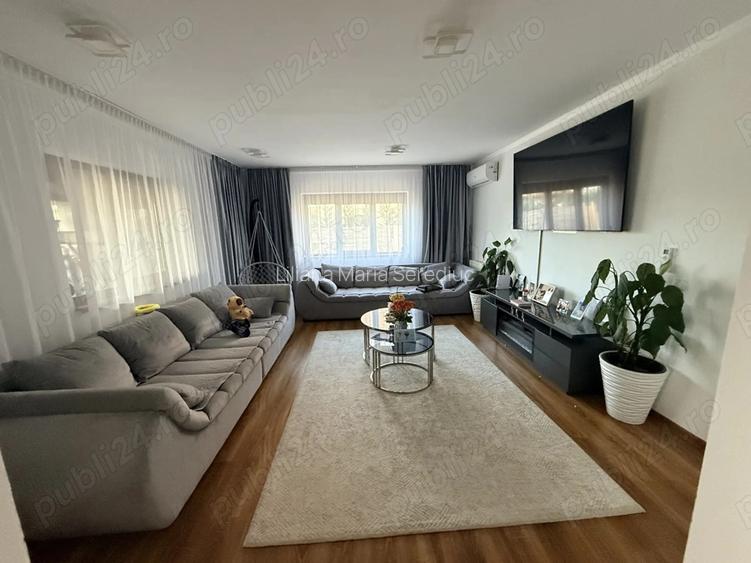 Casa de vanzare cu 7 camere