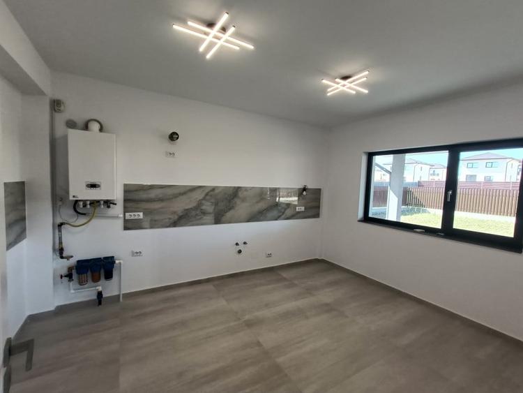 Vila 5 camere, garaj, 644mp teren. Popas Pacurari- V Lupului - 8