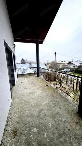 Lini?te, spa?iu ?i elegan?a casa superba langa Titu - 3