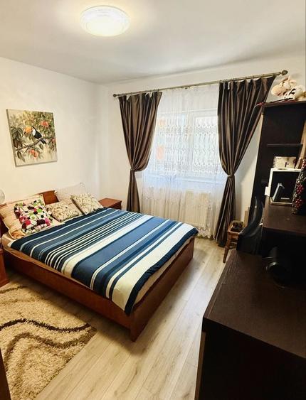 Vand apartament 2 camere complet mobilat si utilat, semidecomandat, 48,3 mp utili, etaj 2 - 4