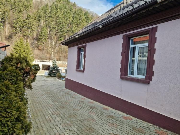 CASA in  BRAN, ZONA CENTRALA, DN 73, 400 m distanta fata de Castel. - 3