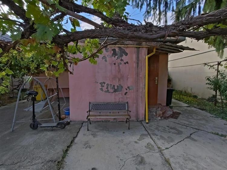 Casa 3 cu teren in Parneava-Alfa de 1180 mp- Comision 0 - 5