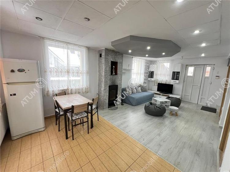 Casa individuala 8 camere 2 garaje 500 mp teren zona Selimbar - 1