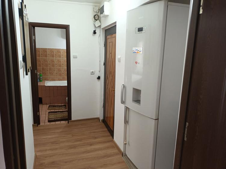 Inchiriez apartament cu trei camere - 7