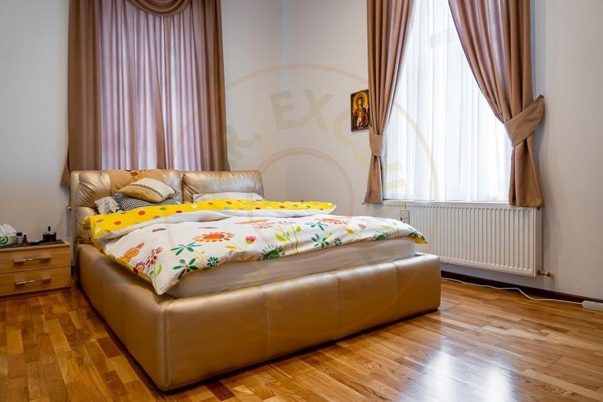 De Vanzare Apartament in casa Central - 4