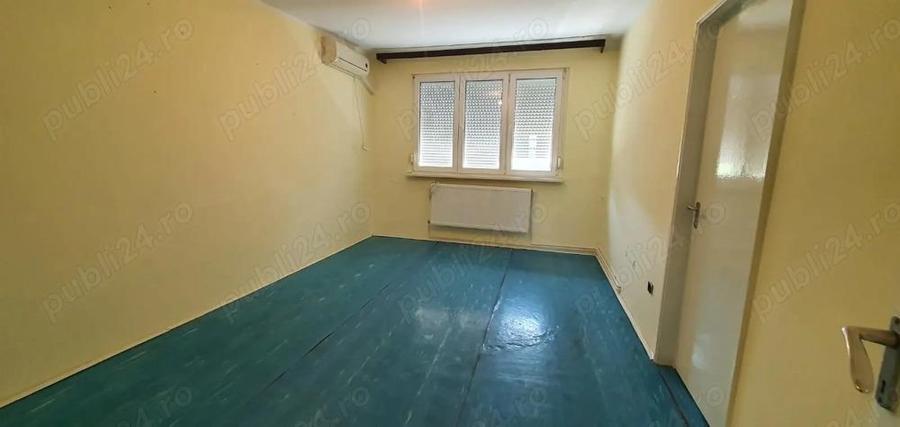 Vanzare apartament decomandat - 3 camere, zona ultracentrala - 4