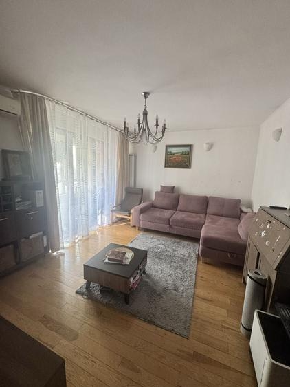 Apartament cu 2 camere decomandat în Titan
