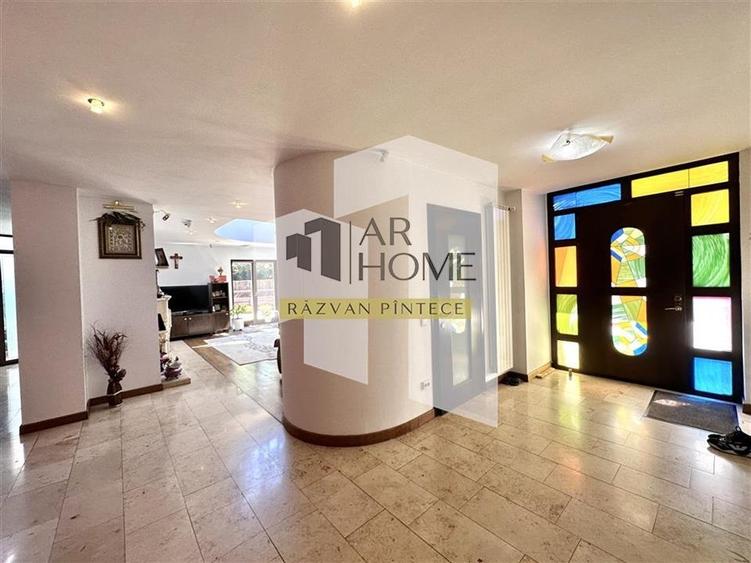 Proprietate impresionanta cu piscina interioara, zona centrala, Ploies - 8