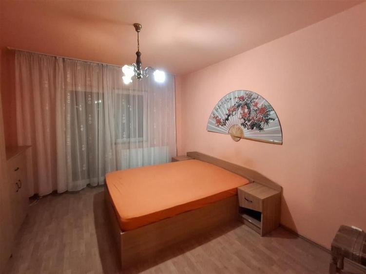 Apartament 3 camere decomandat 2 bai parcare zona Selimbar - 1