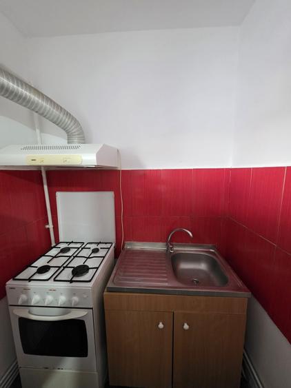 Garsonieră decomandată în Central