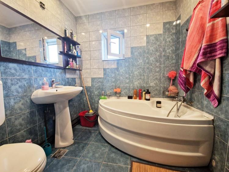 Apartament cu 2 camere decomandat, mobilat în Hotvon