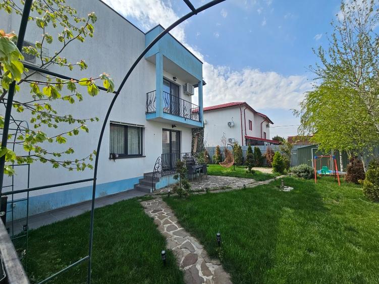 Duplex cu 4 camere cu Teren 300 Mp în Domnești