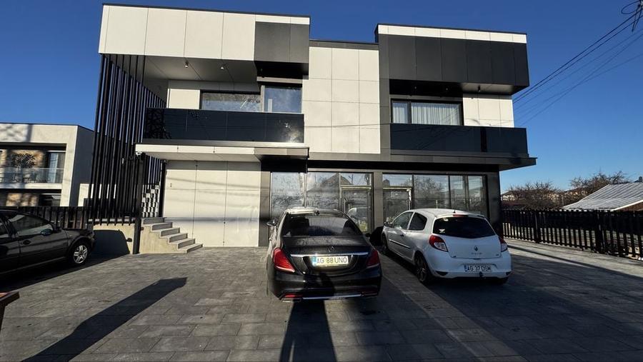 Spatiu comercial de inchiriat , 165mp , parter se poate compartimenta - 1