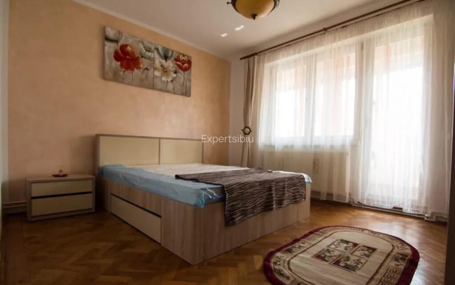 INCHIRIEZ apartament 3 camere decomandat,zona Vasile Aaron INCHIRIEZ apartament 3 camere decomandat,zona Vasile Aaron
