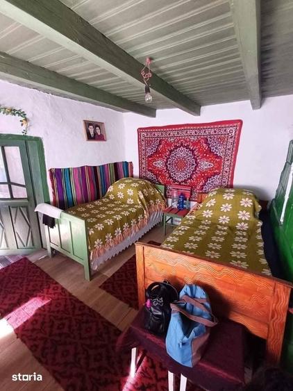 De vanzare casa batraneasca in comuna Valea Ursului , teren 2600mp - 7