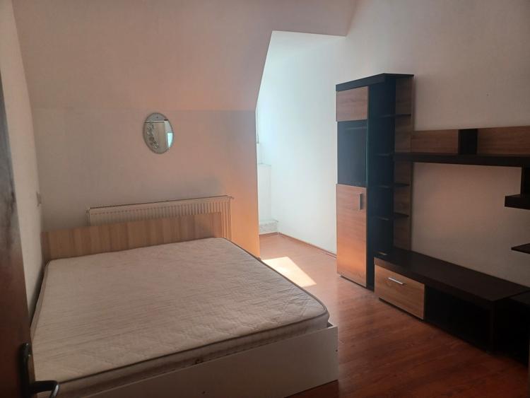 De vanzare apartament 3 camere in Centrul Vechi - 4