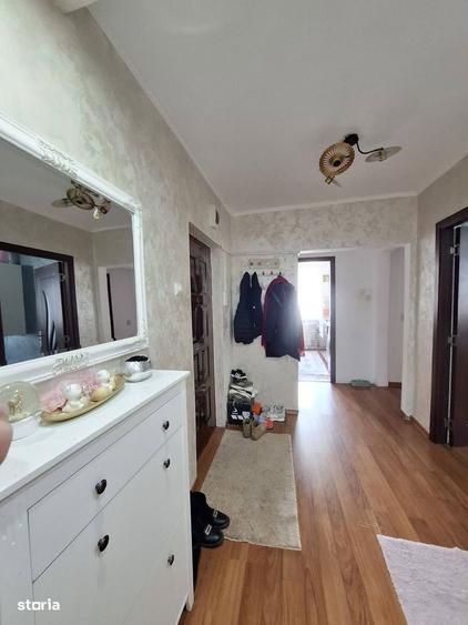 De vanzare apartament cu 2 camere decomadat,etajul 1,mobilat ?i utilat - 2