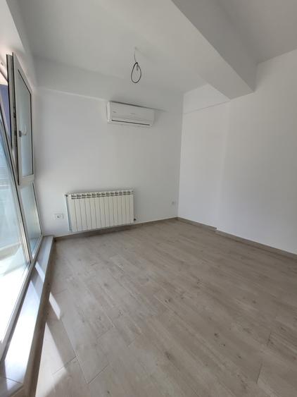 COMISION 0! SUPER PRET - STUDIO  FINALIZAT 45.80 MP - ACCES PISCINA - 67900 E - 39