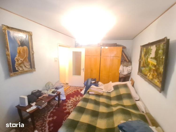 Apartament cu 3 camere semidecomandat în Cornișa