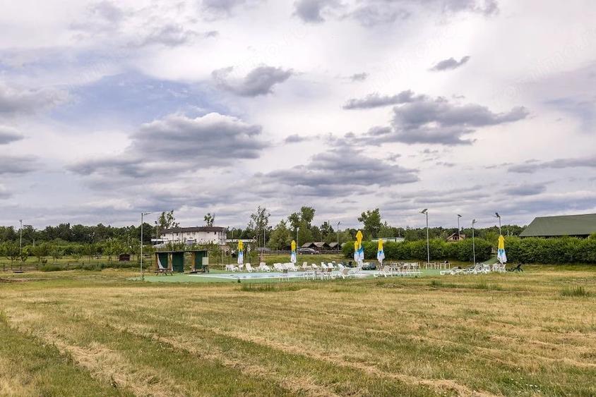 Spațiu comercial, de 855 mp, în Lintești