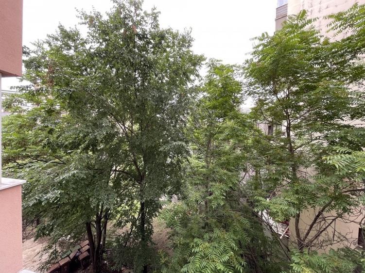 Calea Victoriei, 2 camere dec, et.3, balcon, bloc termoizolat,  zona linistita - 1