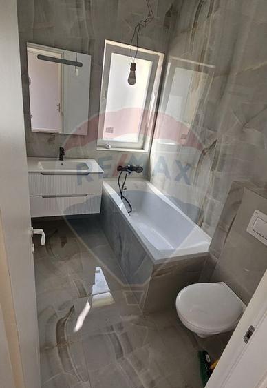 Casa / Vila cu 4 camere de vanzare - 4