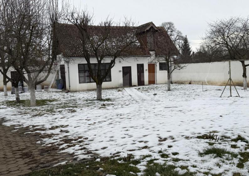 Casa de vanzare cu teren generos la doar 15 minute de - 16