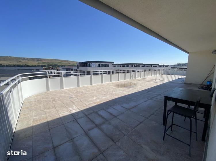 Apartament cu 3 camere semidecomandat în Ciupercenii Noi