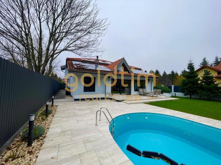 UNICA/ABSOLUT SUPERBA/ VILA INDIVIDUALA/IANCU NICOLAE/CURTE GENEROASA - 104