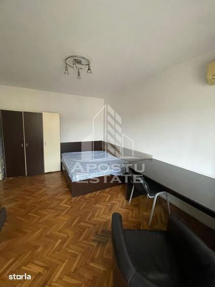 Garsonieră, mobilată în Lunei