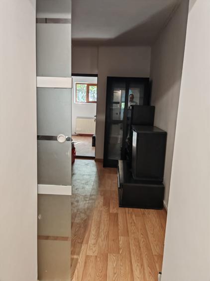 Casă cu 5 camere cu Canalizare în Giulești