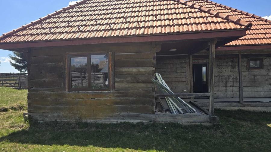 Casă cu 3 camere în Râșca
