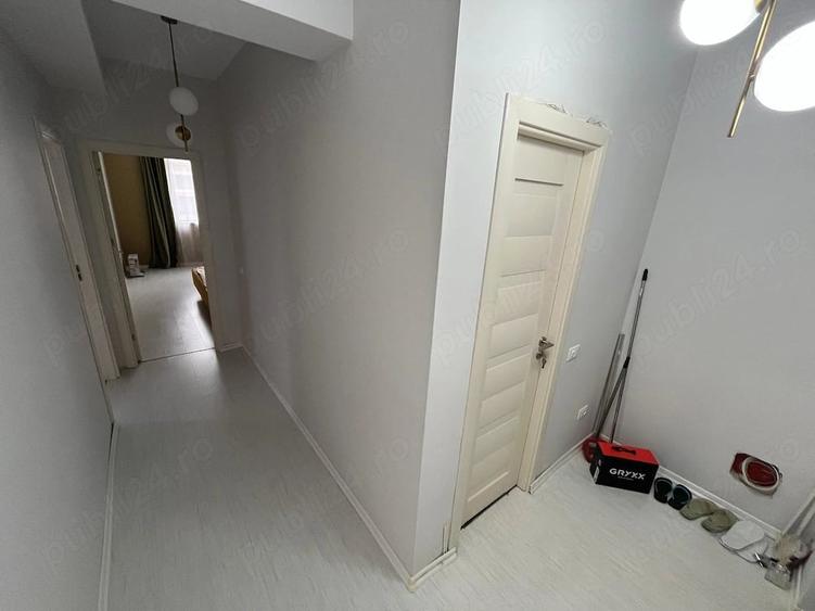 Apartament cu 3 camere decomandat în Poarta 6