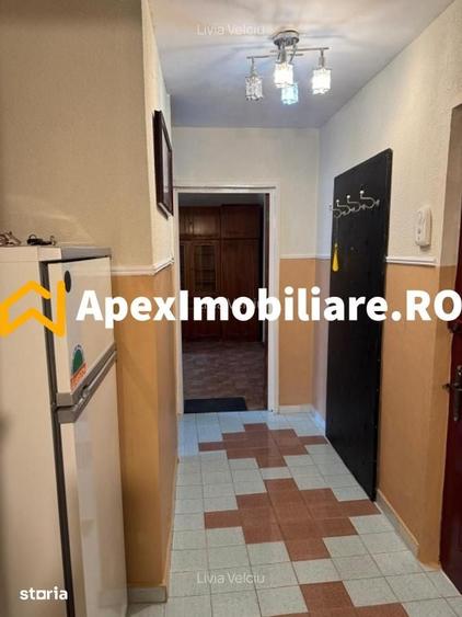 Apartament cu 2 camere decomandat în Văcăresti