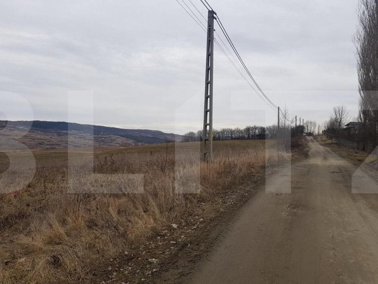 Teren Construcții intravilan de 2409 mp, în Iris