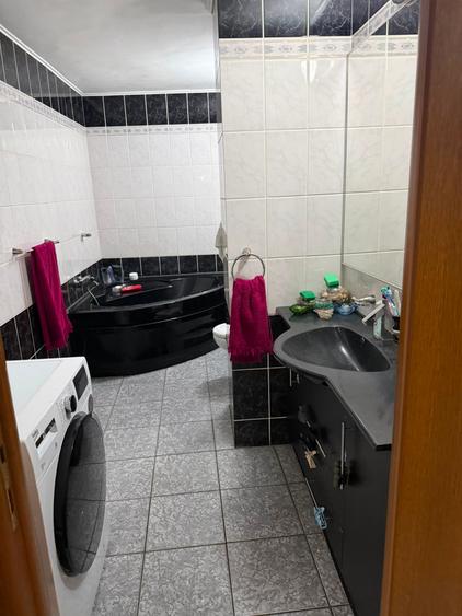 Apartament cu 4 camere decomandat în Vitan Mall