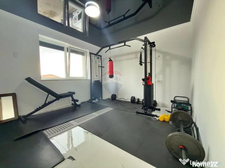 Casă cu 5 camere cu Teren 382 Mp în Zimandcuz
