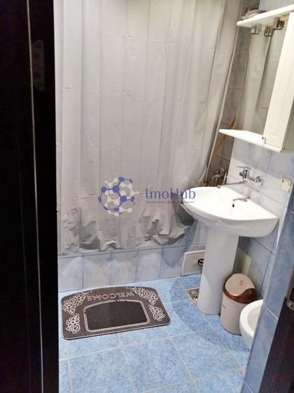 Apartament cu 3 camere semidecomandat, mobilat în Central