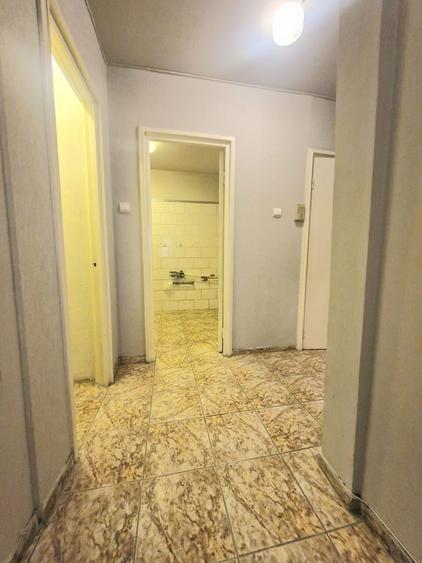 Apartament cu 3 camere decomandat în Tineretului