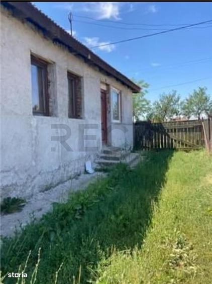 Casă cu 2 camere cu Teren 5800 Mp în Ghenetea